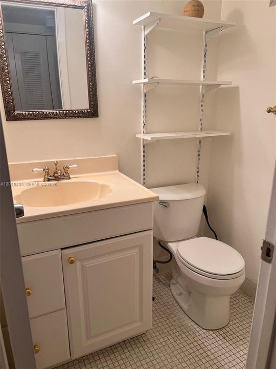 For Sale: $79,000 (1 beds, 1 baths, 646 Square Feet)