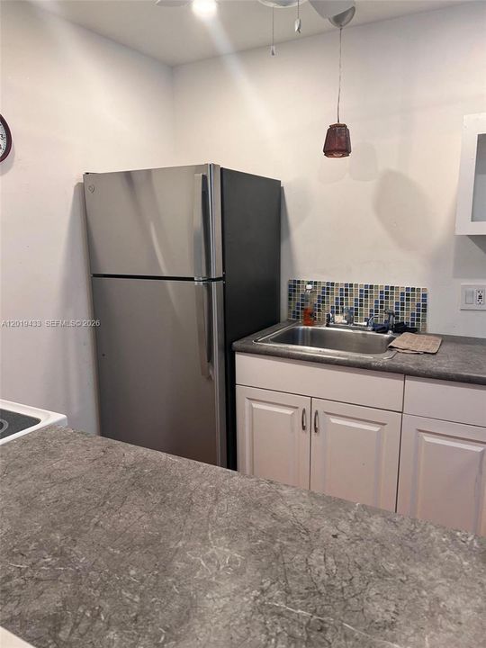 For Sale: $79,000 (1 beds, 1 baths, 646 Square Feet)