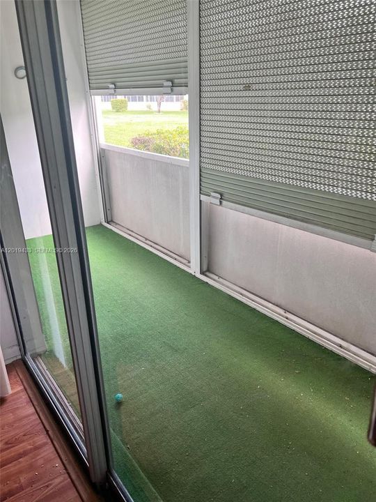 For Sale: $79,000 (1 beds, 1 baths, 646 Square Feet)