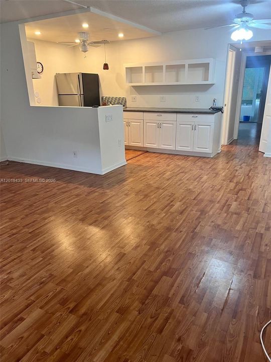 For Sale: $79,000 (1 beds, 1 baths, 646 Square Feet)