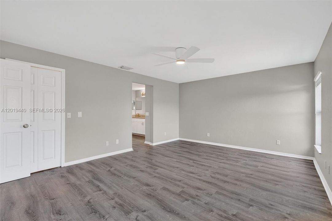 Primary BR Suite w/Walk-In Closet & 2 Windows