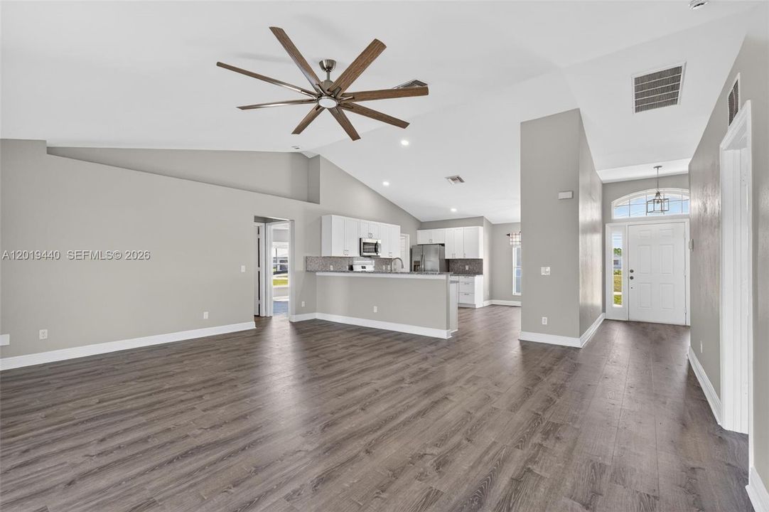 Bright & Light Open Concept