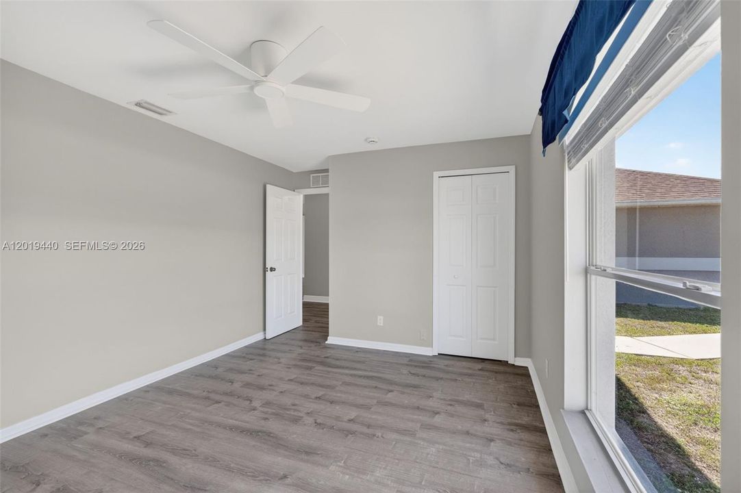 4th Bedroom w/ Closet