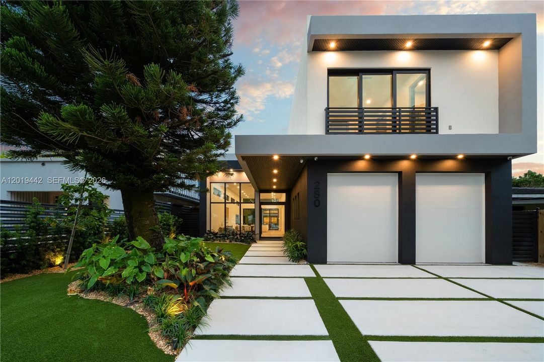 待售: $3,299,000 (5 贝兹, 6 浴室, 3567 平方英尺)