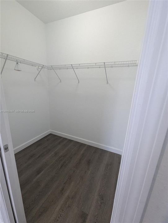 Activo con contrato: $3,500 (3 camas, 2 baños, 2384 Pies cuadrados)