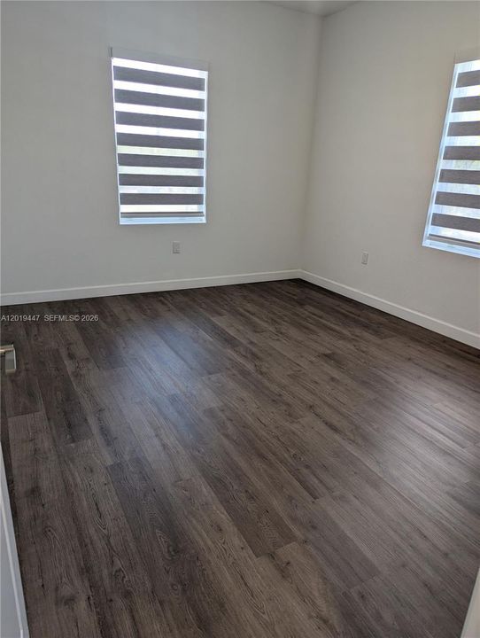 Activo con contrato: $3,500 (3 camas, 2 baños, 2384 Pies cuadrados)