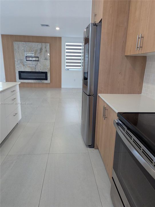 Activo con contrato: $3,500 (3 camas, 2 baños, 2384 Pies cuadrados)