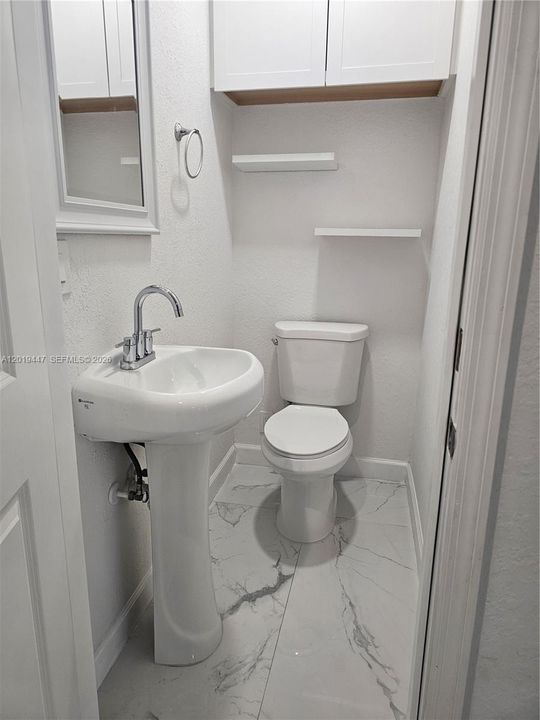 Activo con contrato: $3,500 (3 camas, 2 baños, 2384 Pies cuadrados)