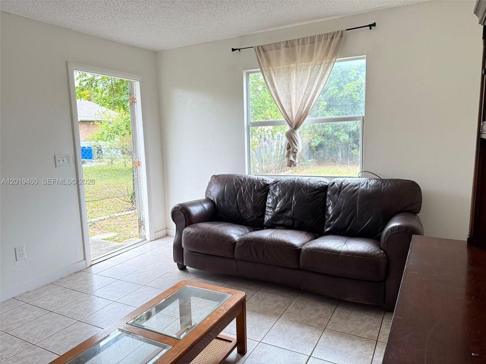 For Rent: $1,100 (1 beds, 1 baths, 0 Square Feet)