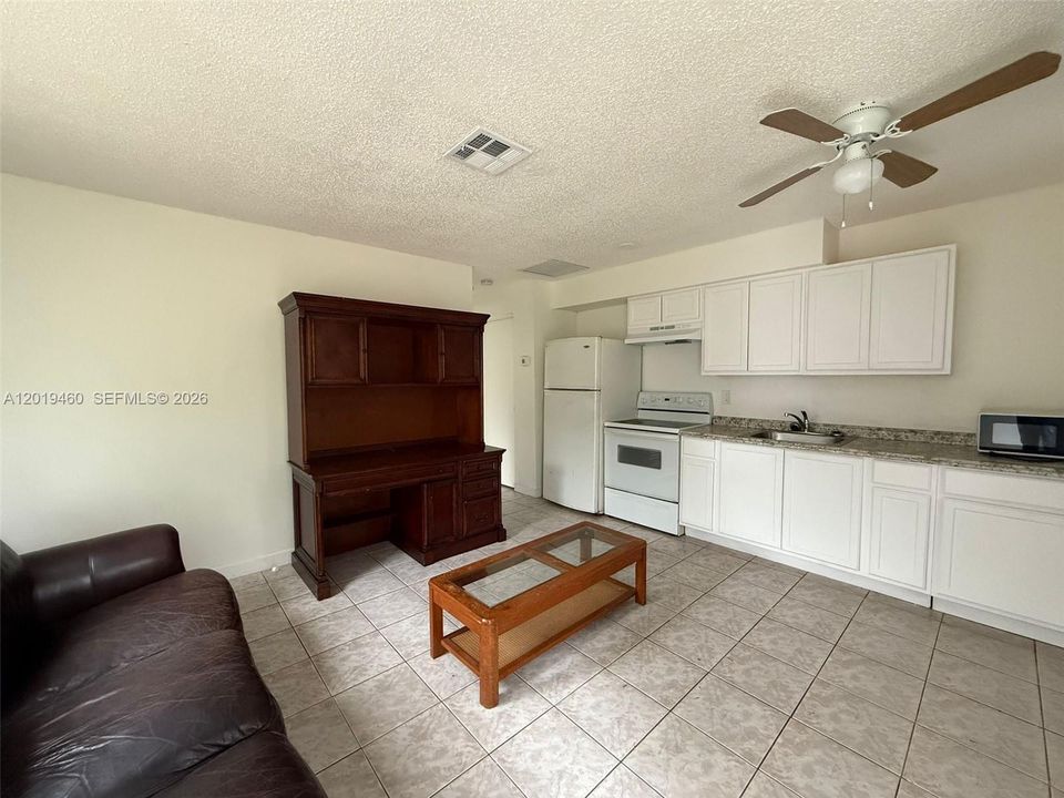 For Rent: $1,100 (1 beds, 1 baths, 0 Square Feet)