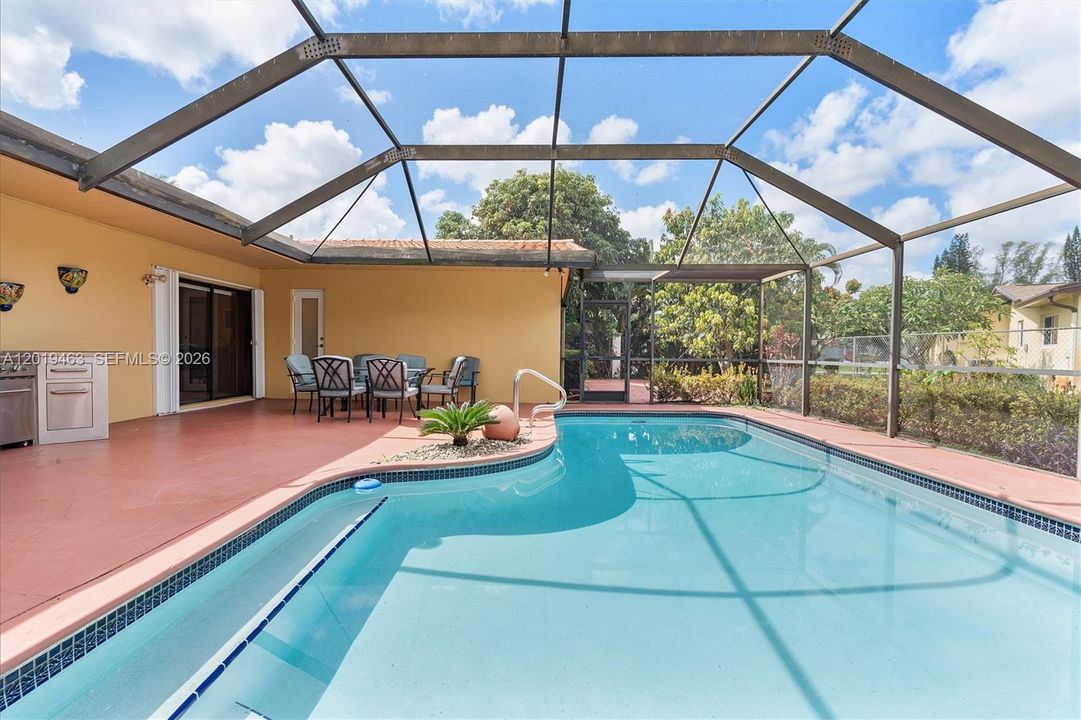 For Sale: $675,000 (4 beds, 2 baths, 1822 Square Feet)