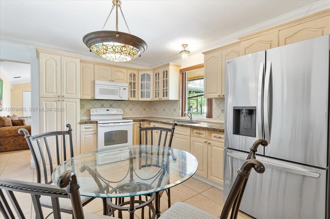 For Sale: $675,000 (4 beds, 2 baths, 1822 Square Feet)