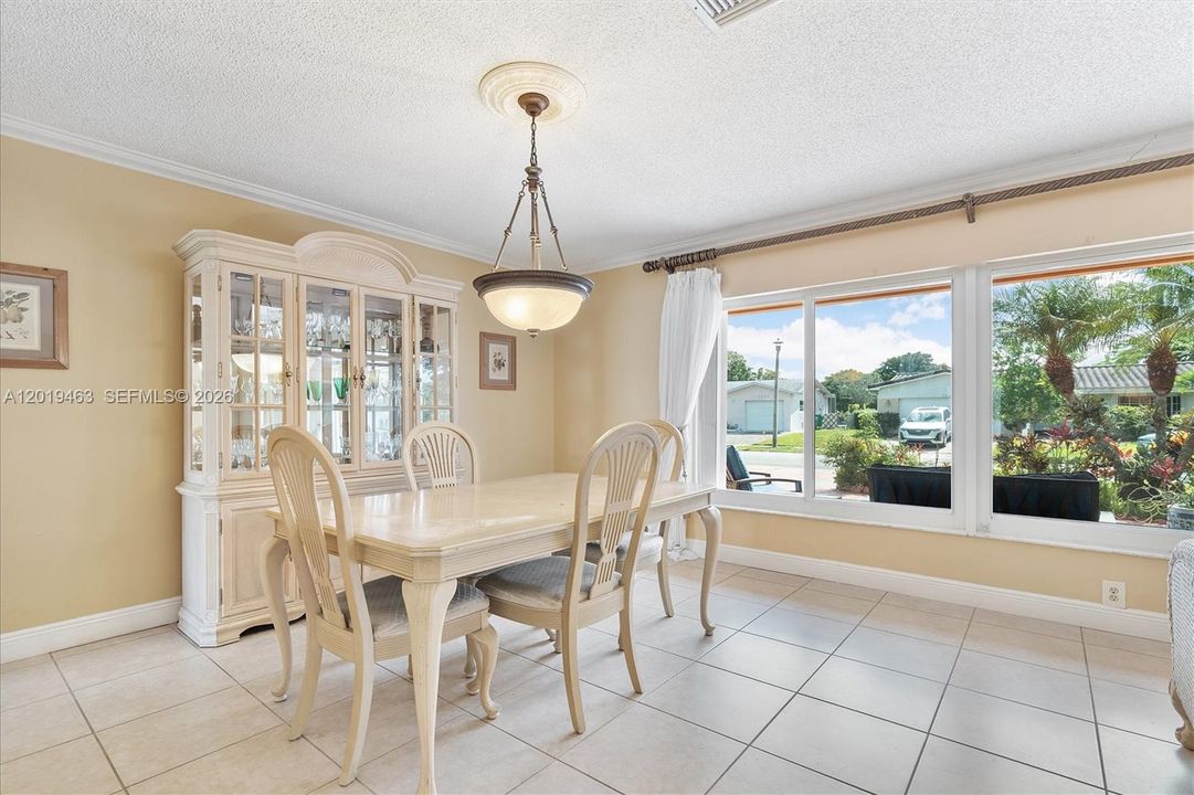 For Sale: $675,000 (4 beds, 2 baths, 1822 Square Feet)