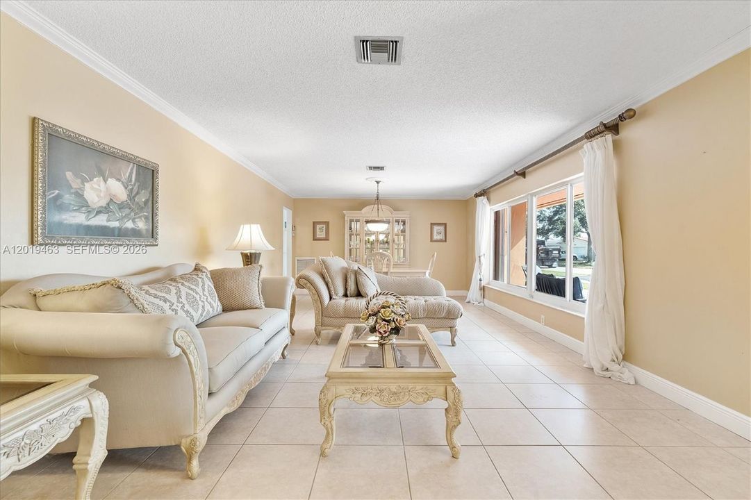 For Sale: $675,000 (4 beds, 2 baths, 1822 Square Feet)