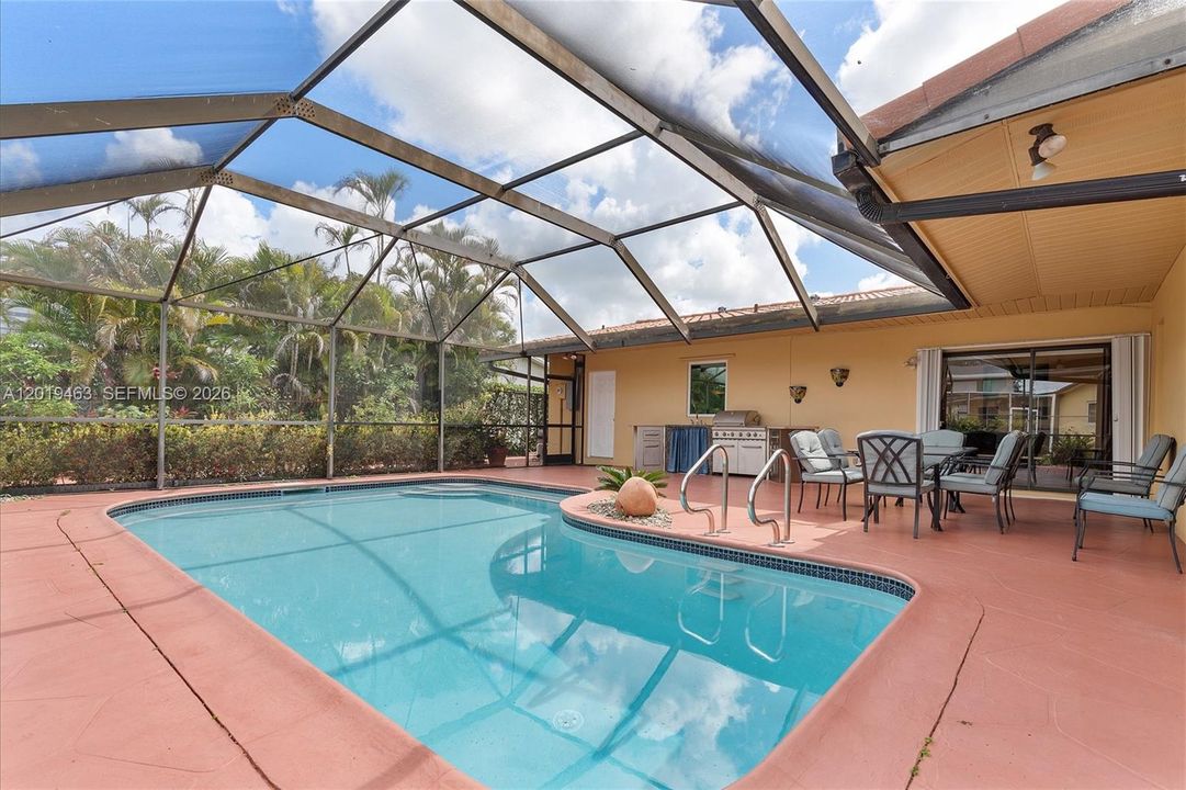 For Sale: $675,000 (4 beds, 2 baths, 1822 Square Feet)