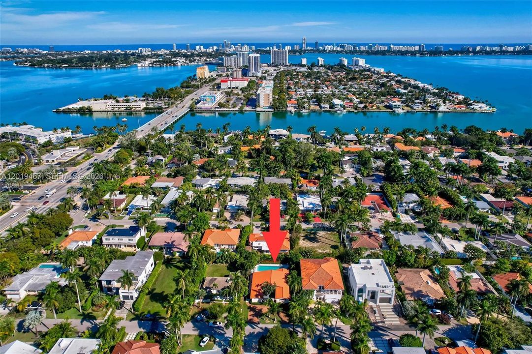 В аренду: $10,500 (4 спален, 3 ванн, 2287 Квадратных фут)
