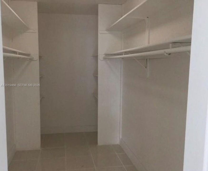 Walking closet