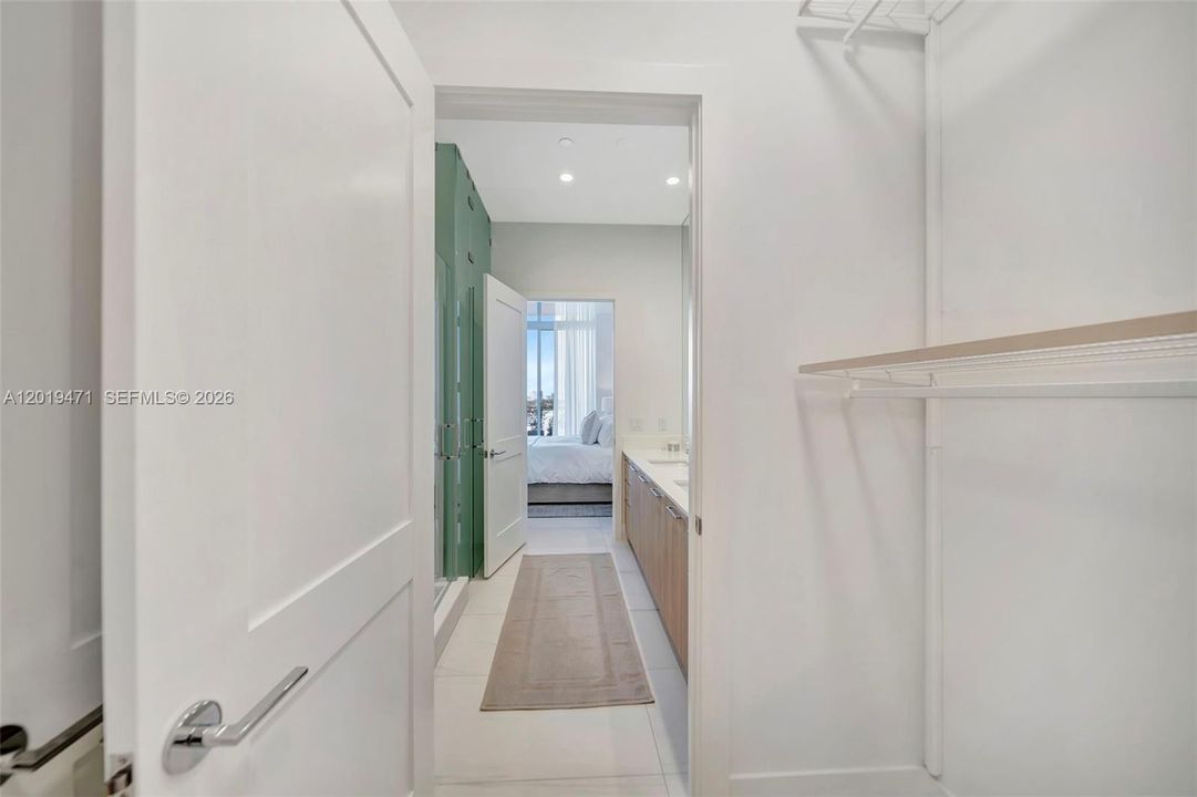 For Sale: $2,000,000 (2 beds, 2 baths, 1420 Square Feet)