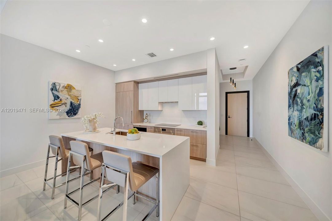 For Sale: $2,000,000 (2 beds, 2 baths, 1420 Square Feet)