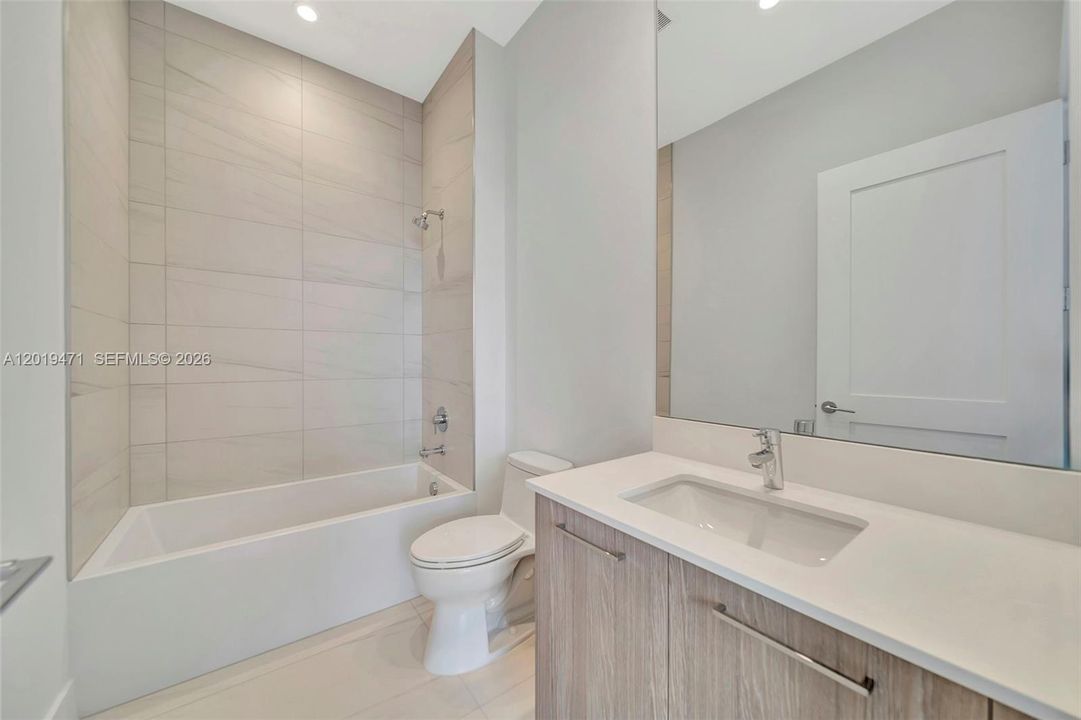 For Sale: $2,000,000 (2 beds, 2 baths, 1420 Square Feet)