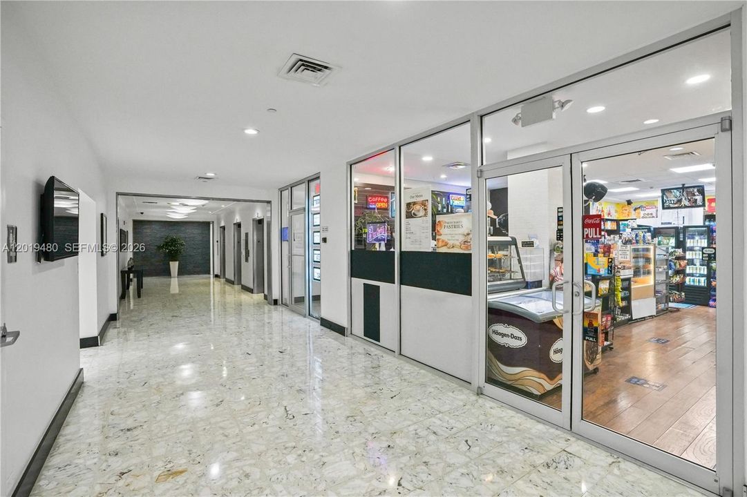 En Venta: $372,000 (1 camas, 1 baños, 837 Pies cuadrados)