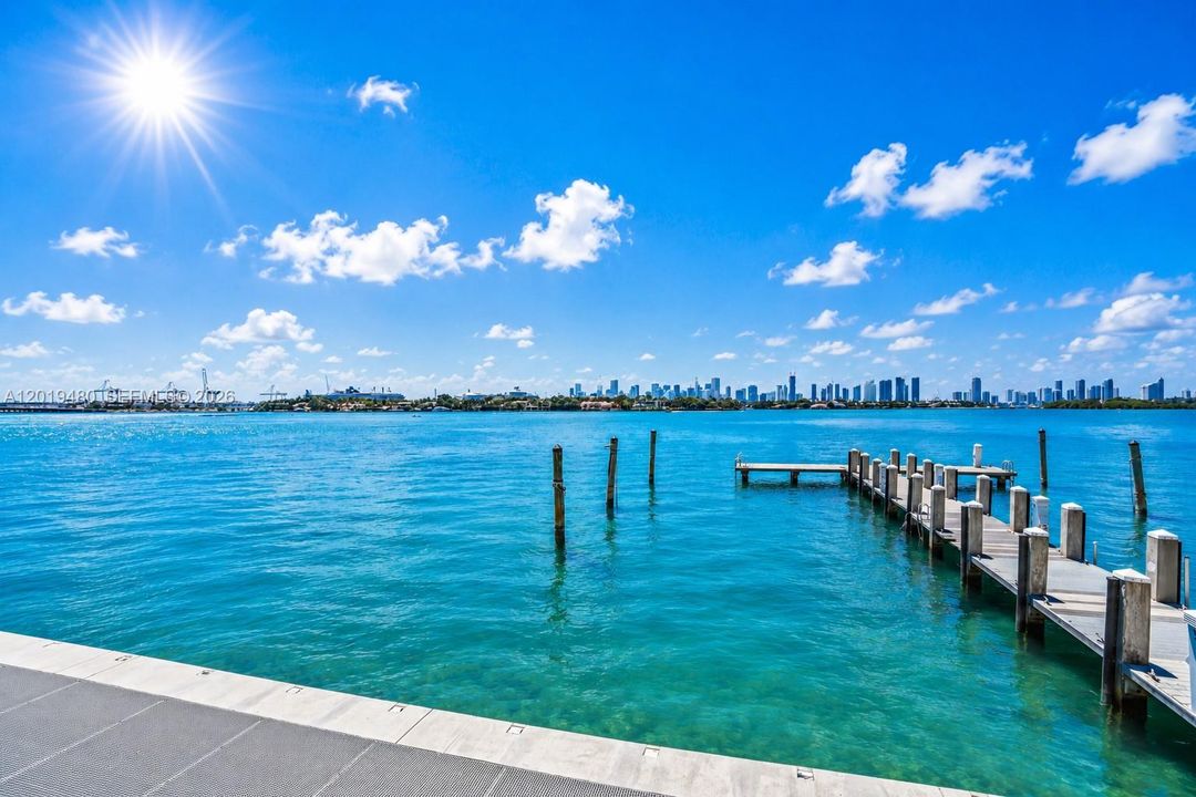 En Venta: $372,000 (1 camas, 1 baños, 837 Pies cuadrados)