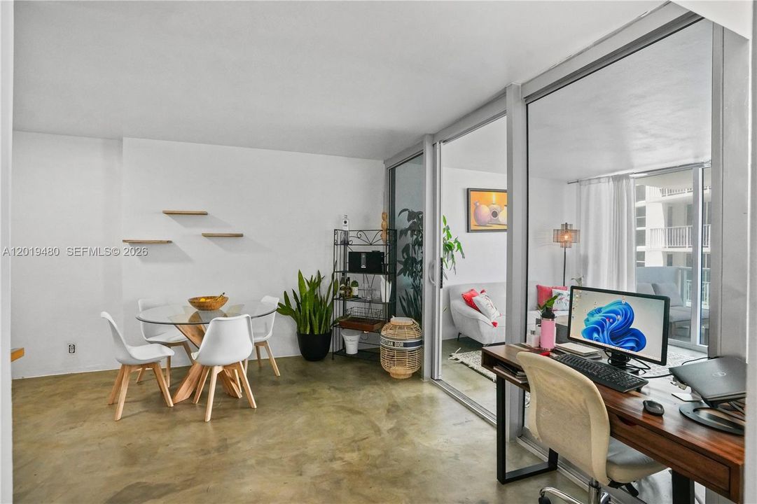 En Venta: $372,000 (1 camas, 1 baños, 837 Pies cuadrados)