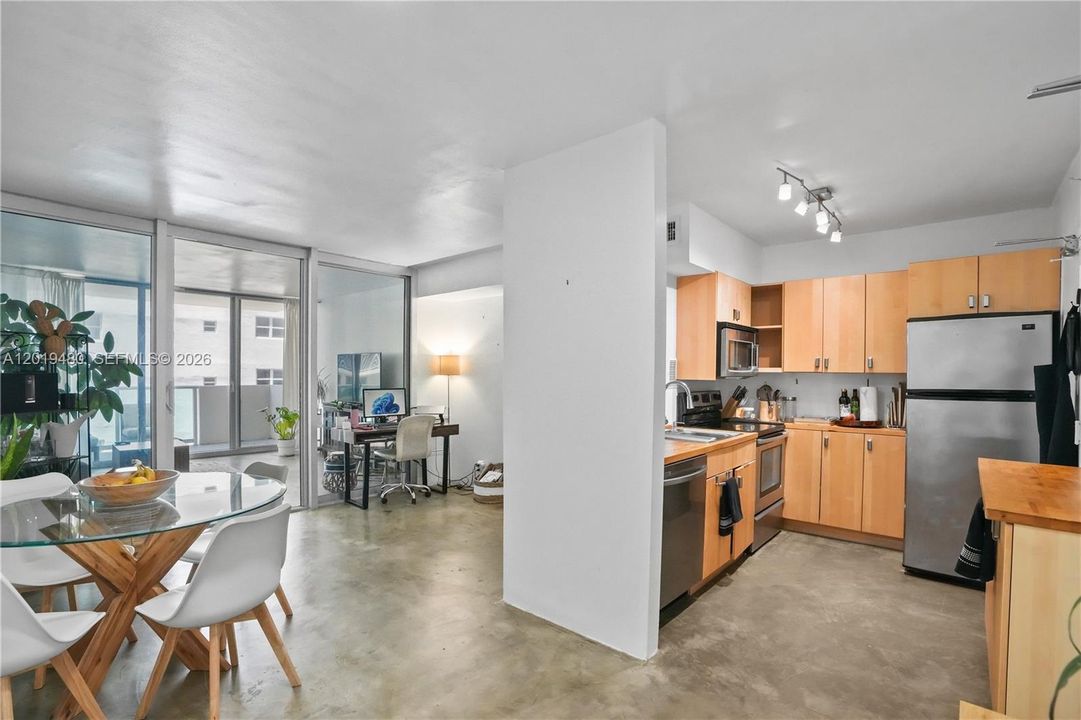 En Venta: $372,000 (1 camas, 1 baños, 837 Pies cuadrados)