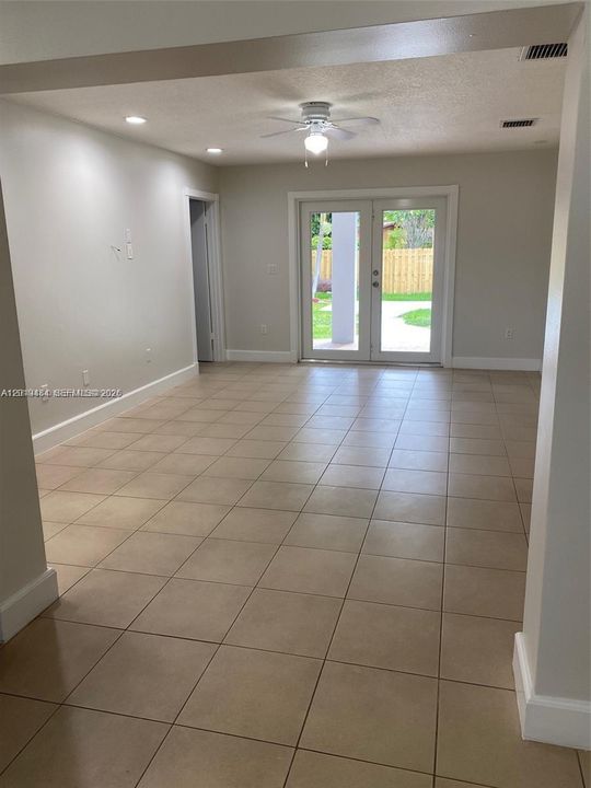 For Rent: $3,500 (3 beds, 2 baths, 1971 Square Feet)
