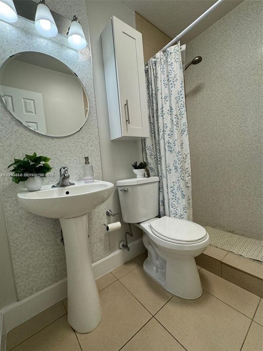 For Rent: $3,500 (3 beds, 2 baths, 1971 Square Feet)