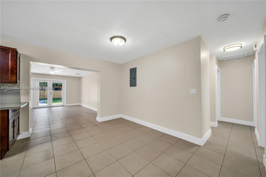 For Rent: $3,500 (3 beds, 2 baths, 1971 Square Feet)