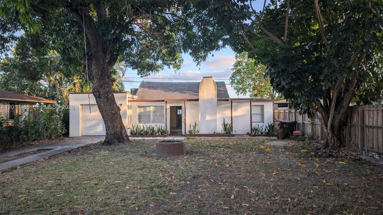 For Sale: $649,900 (3 beds, 2 baths, 1056 Square Feet)