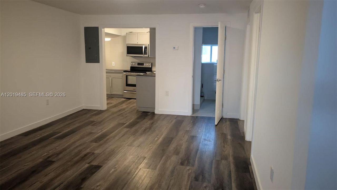 For Sale: $649,900 (3 beds, 2 baths, 1056 Square Feet)
