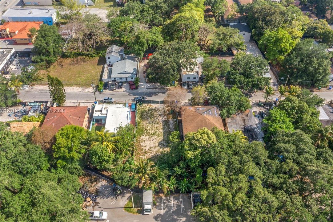 For Sale: $379,000 (0.10 acres)