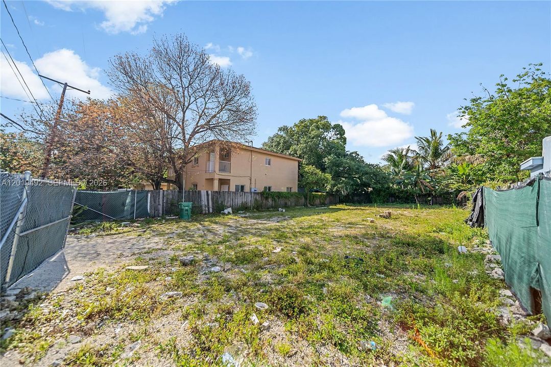 For Sale: $379,000 (0.10 acres)