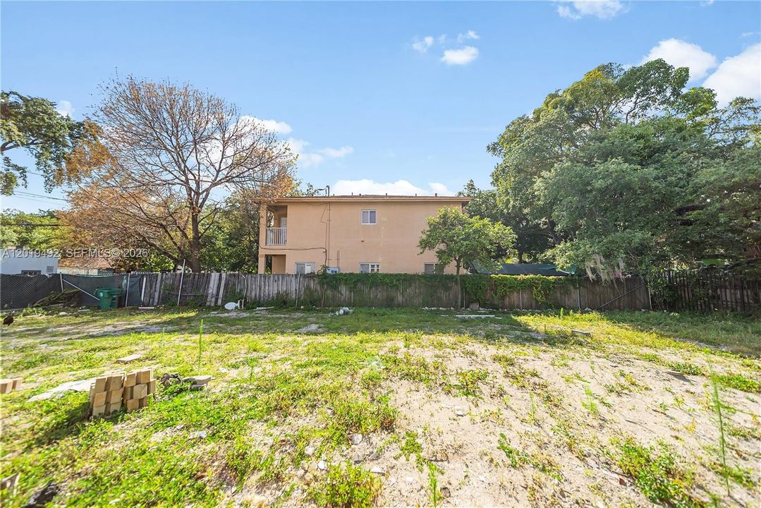 For Sale: $379,000 (0.10 acres)
