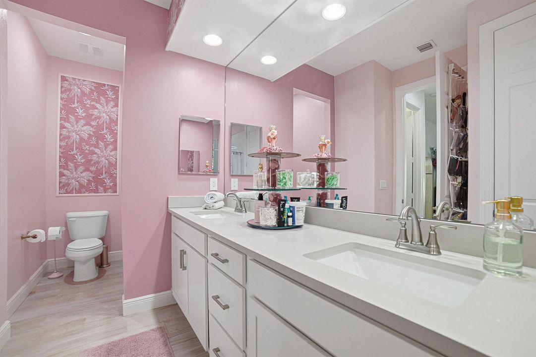 Bedroom4-Bathroom
