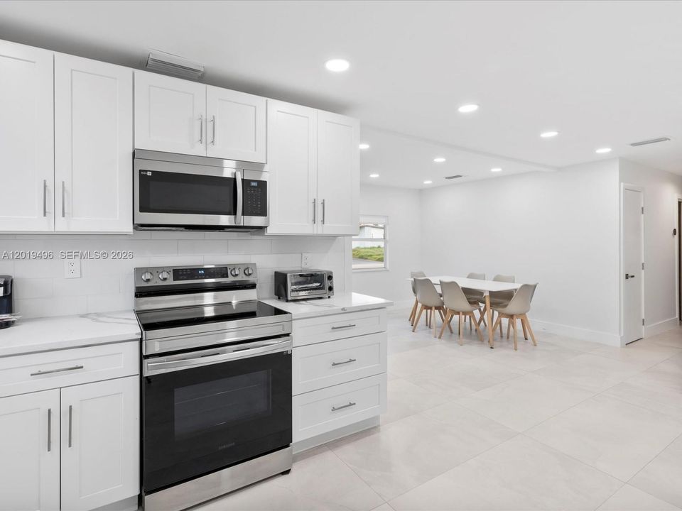 En Renta: $3,799 (4 camas, 2 baños, 1354 Pies cuadrados)