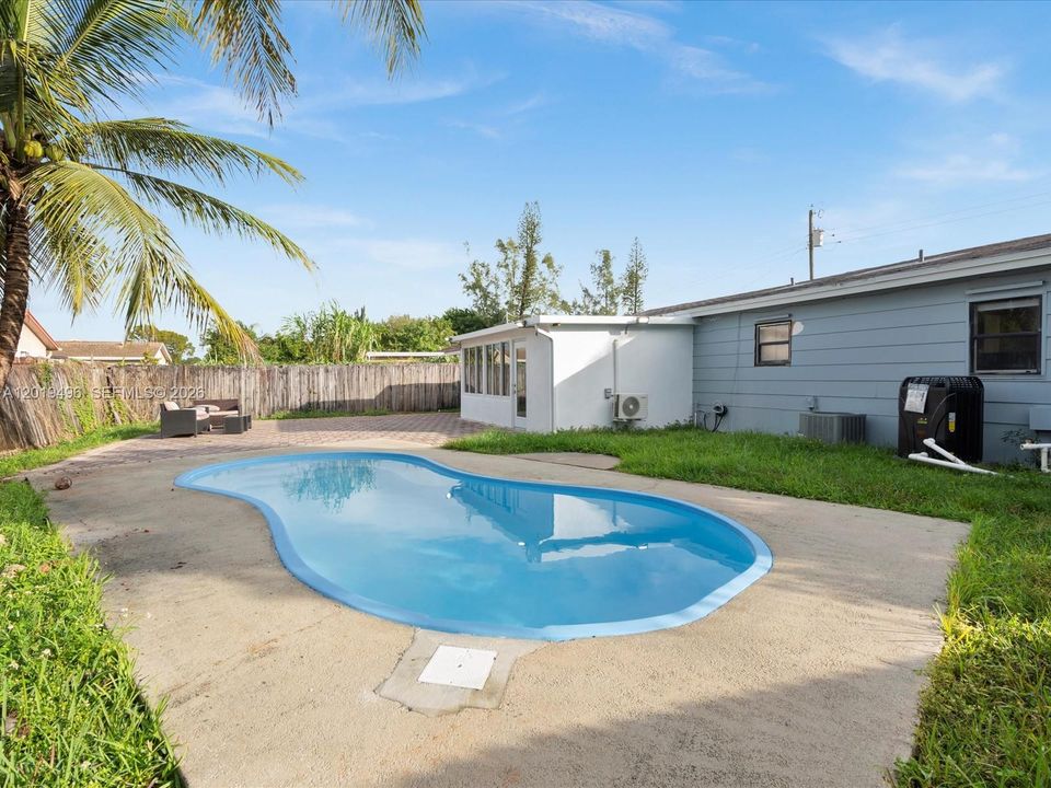 En Renta: $3,799 (4 camas, 2 baños, 1354 Pies cuadrados)