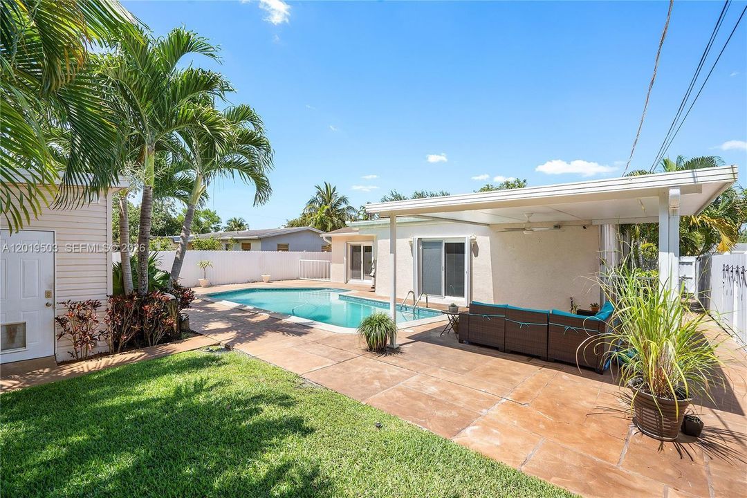 En Renta: $3,999 (3 camas, 2 baños, 1506 Pies cuadrados)