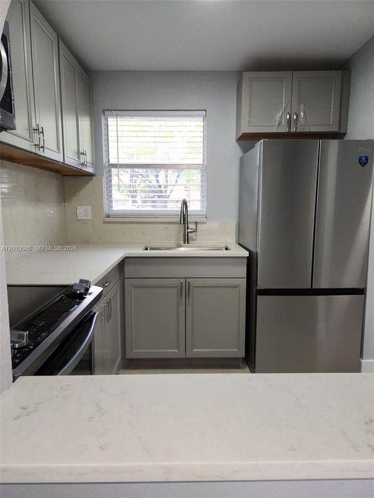 For Sale: $85,000 (1 beds, 1 baths, 640 Square Feet)
