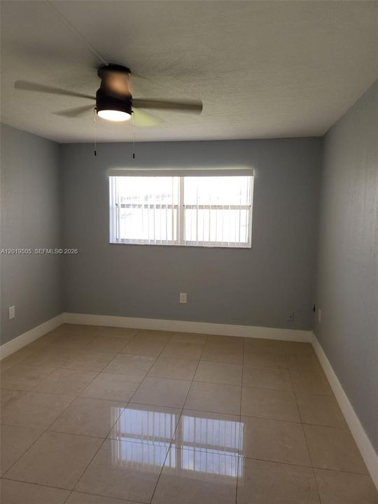 For Sale: $85,000 (1 beds, 1 baths, 640 Square Feet)