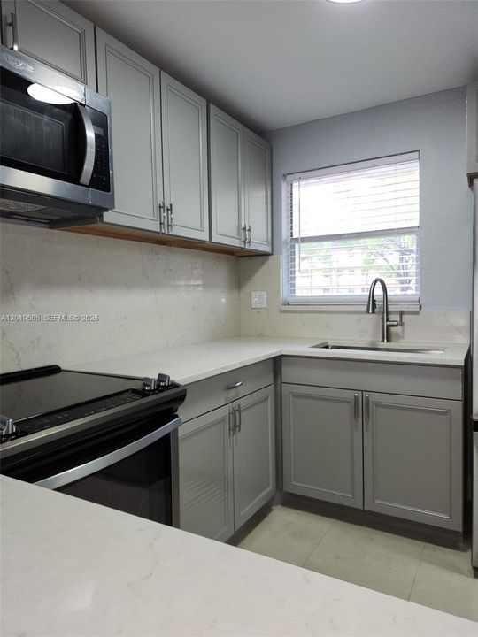 For Sale: $85,000 (1 beds, 1 baths, 640 Square Feet)