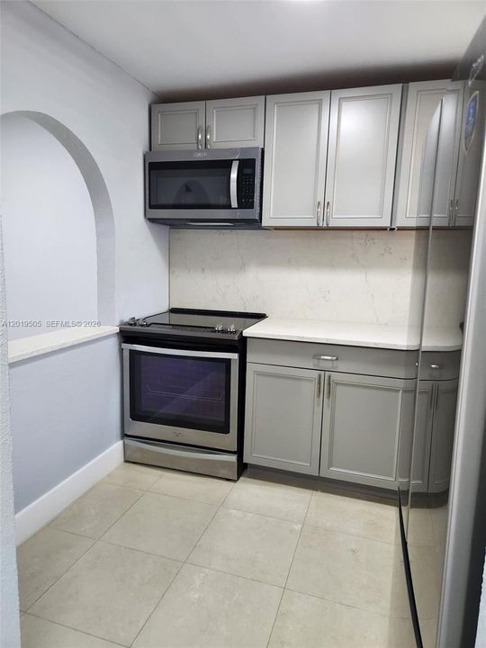 For Sale: $85,000 (1 beds, 1 baths, 640 Square Feet)
