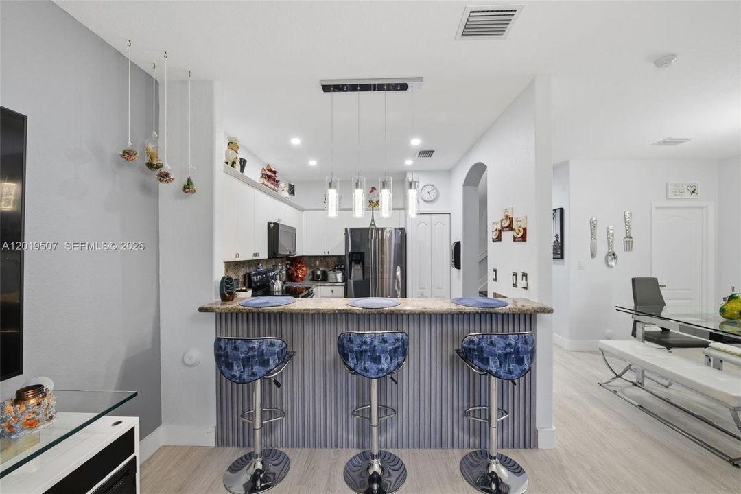 На продажу: $539,900 (3 спален, 3 ванн, 1775 Квадратных фут)