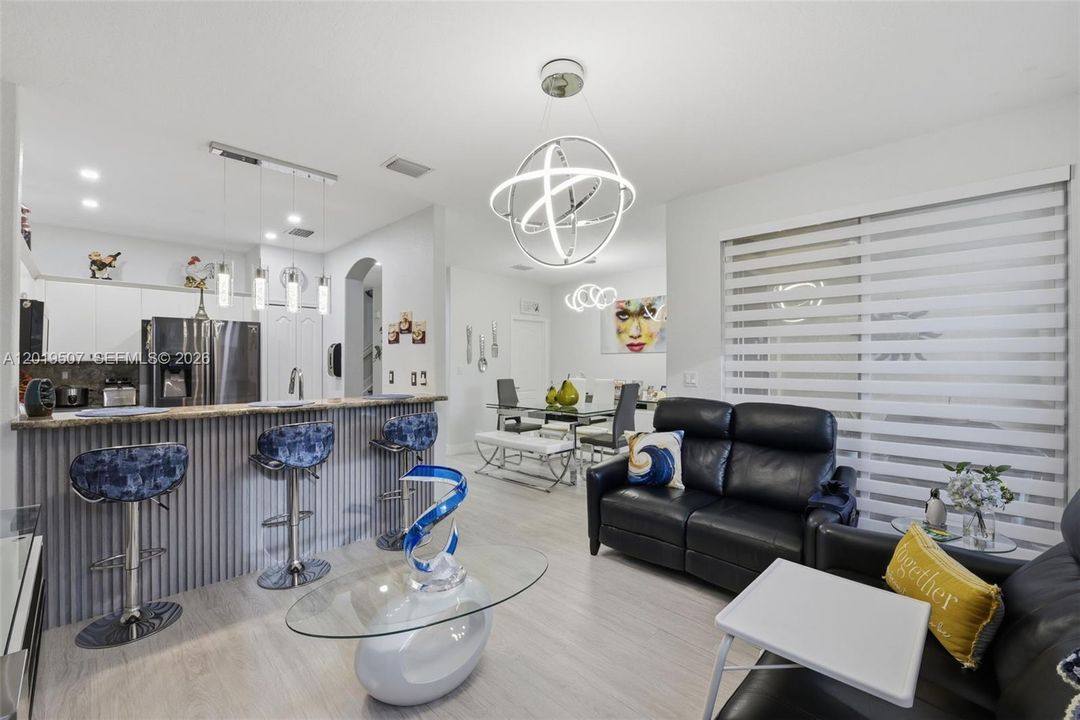 На продажу: $539,900 (3 спален, 3 ванн, 1775 Квадратных фут)