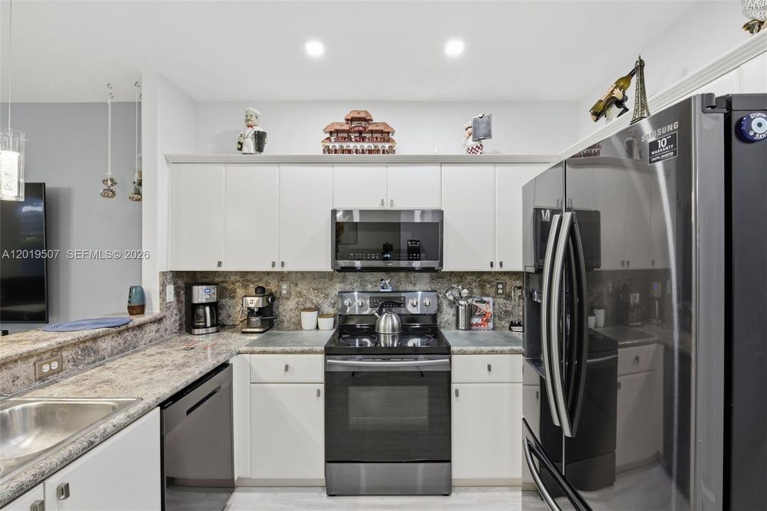 На продажу: $539,900 (3 спален, 3 ванн, 1775 Квадратных фут)