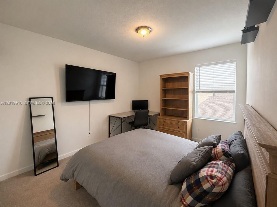 For Rent: $4,100 (4 beds, 3 baths, 2615 Square Feet)