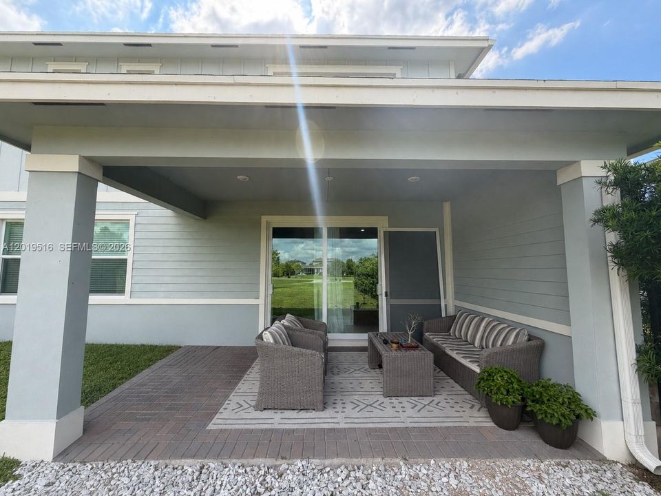 For Rent: $4,100 (4 beds, 3 baths, 2615 Square Feet)