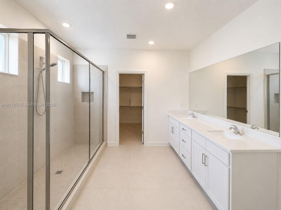 For Rent: $4,100 (4 beds, 3 baths, 2615 Square Feet)